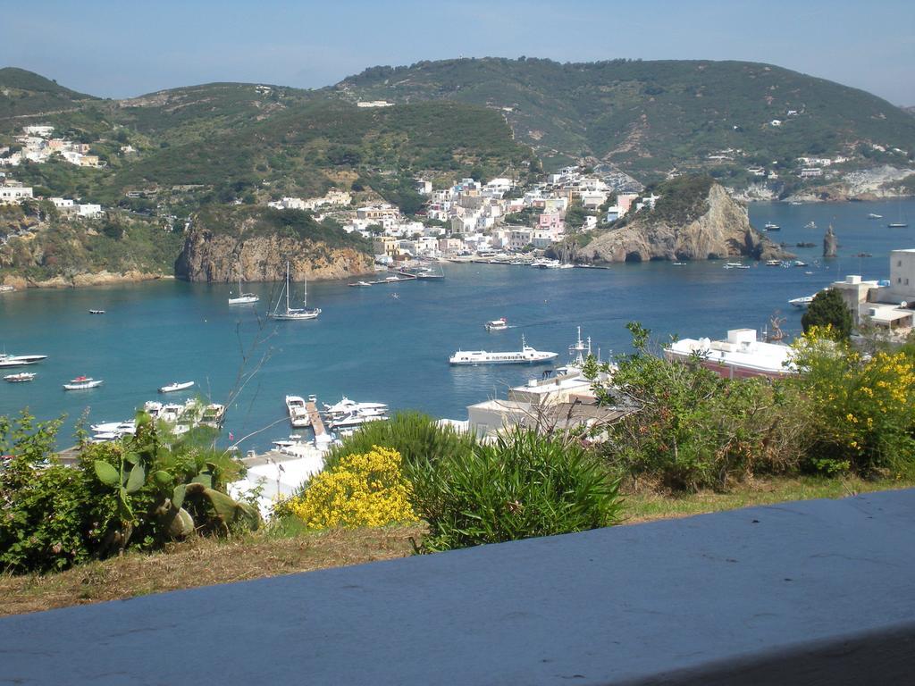 Villa Pina Ponza Ruang foto